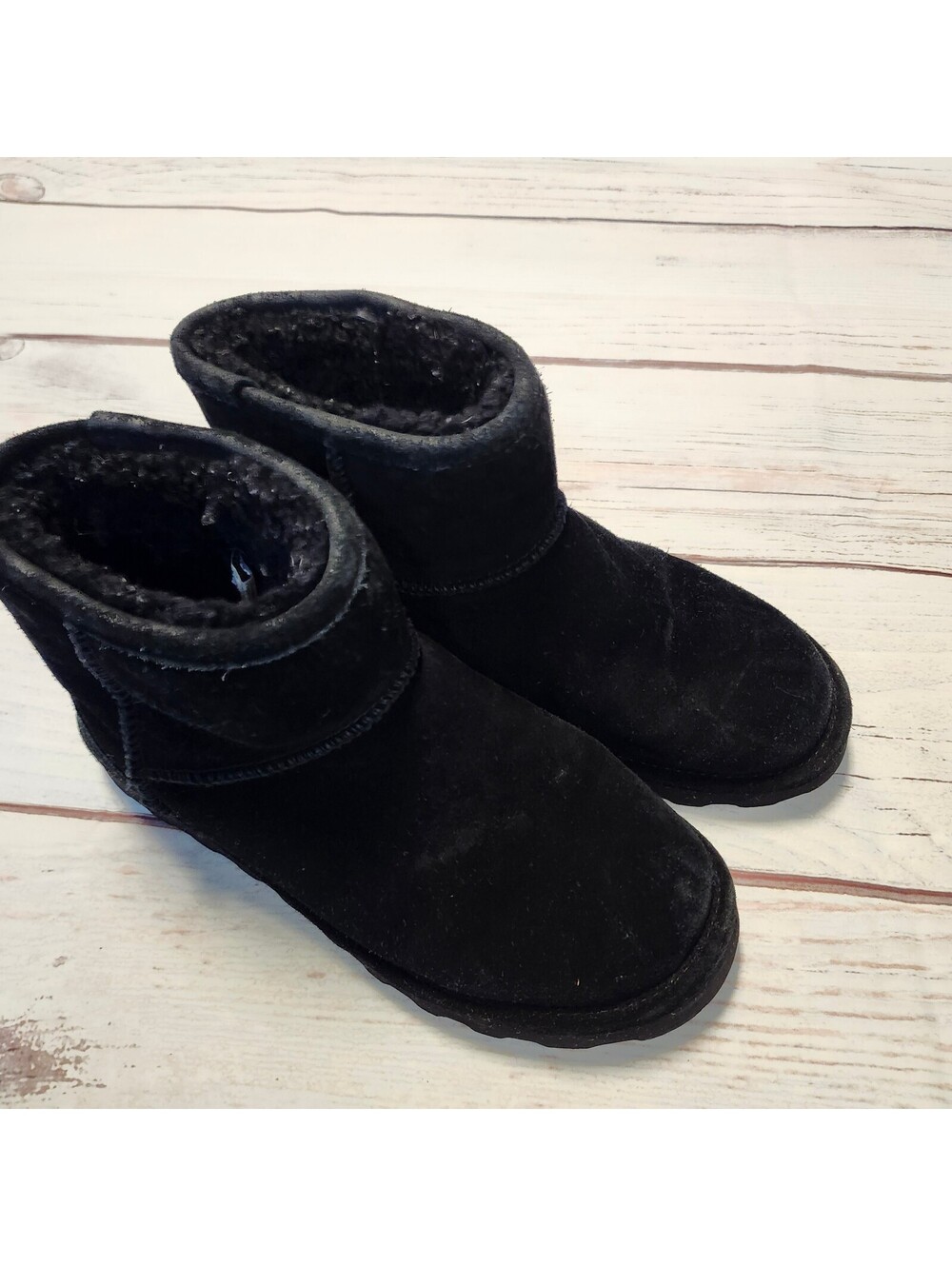Bearpaw Black Suede Shearling Style Ankle Boots Size 8